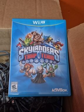 Skylanders Trap Team (Wii U) - - Blue Case
